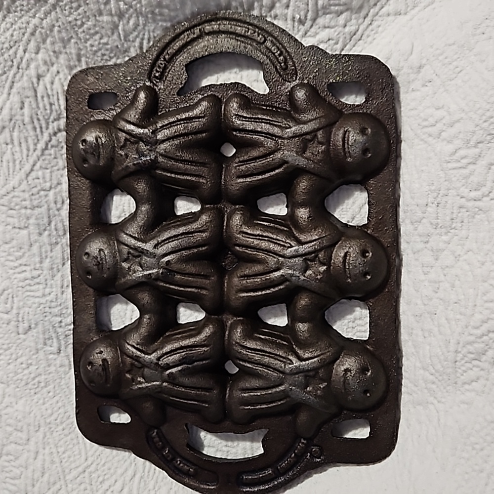 Vintage 1980s John Wright Cast Iron Gingerbread Man Cookie Pan Mold 9.5" x 6.5"